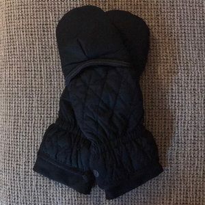 Lululemon mittens